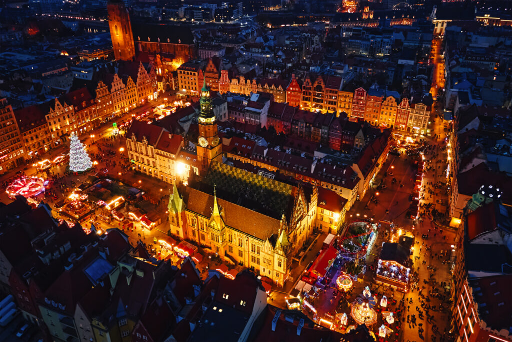 Aerial view of festive Christmas market at night in Wroclaw, Poland Jarmark świąteczny we Wrocławiu
