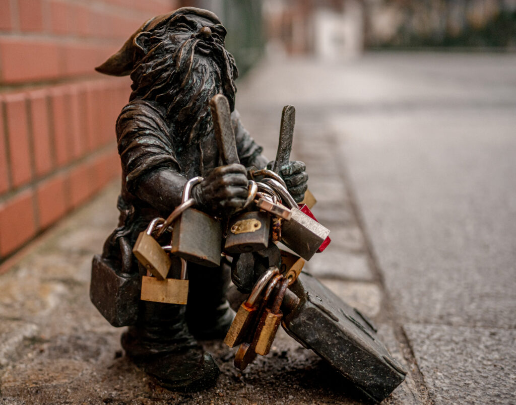 Gnome With A Castle On Tumsky Bridge Gnom we Wrocławiu