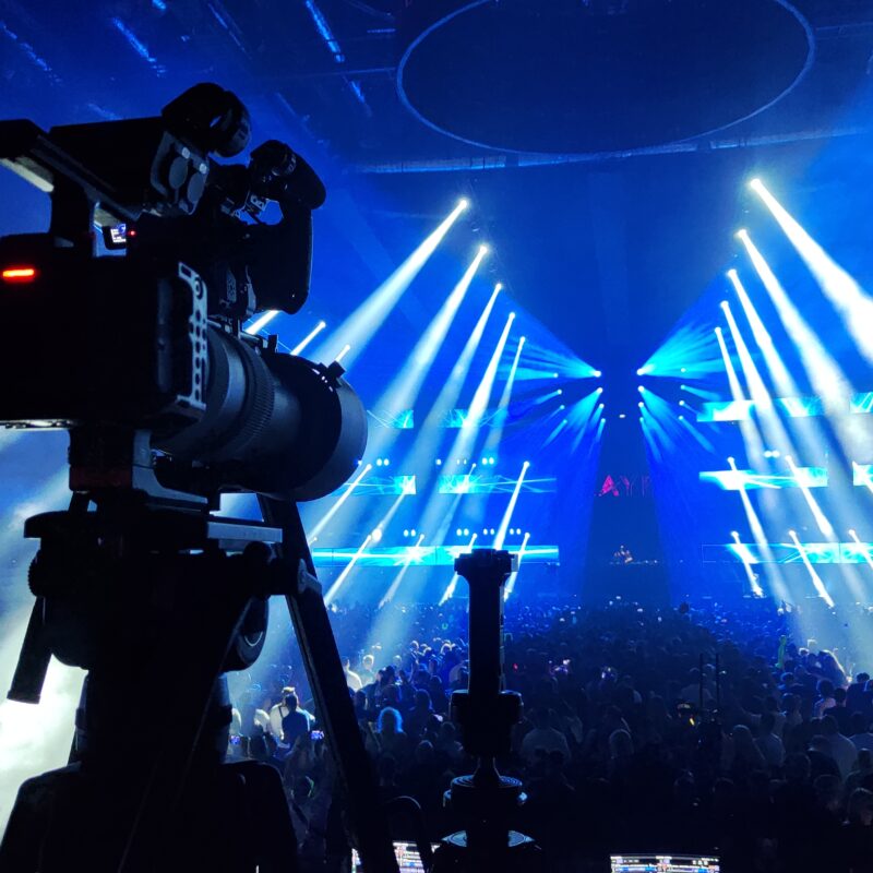 Filmowanie gali firmowej - jak uchwycić emocje i prestiż wydarzenia?